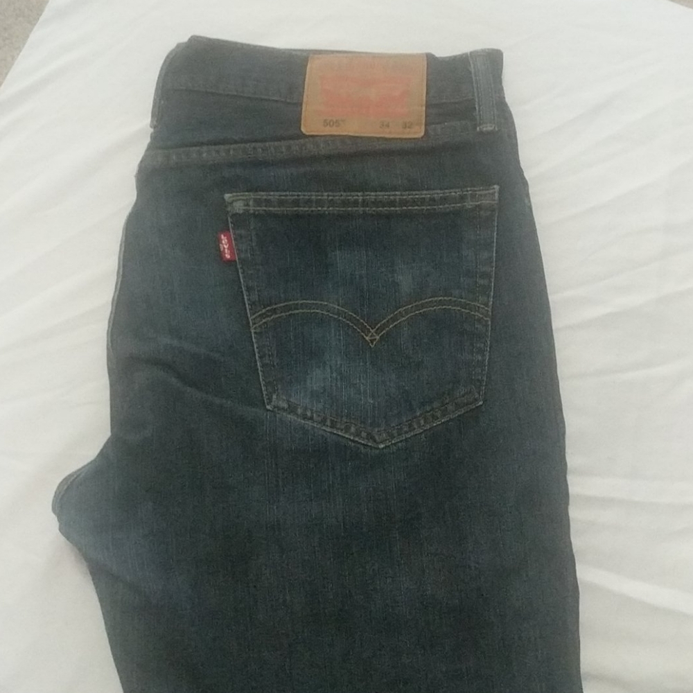Levi's 505 34x32 gently worn